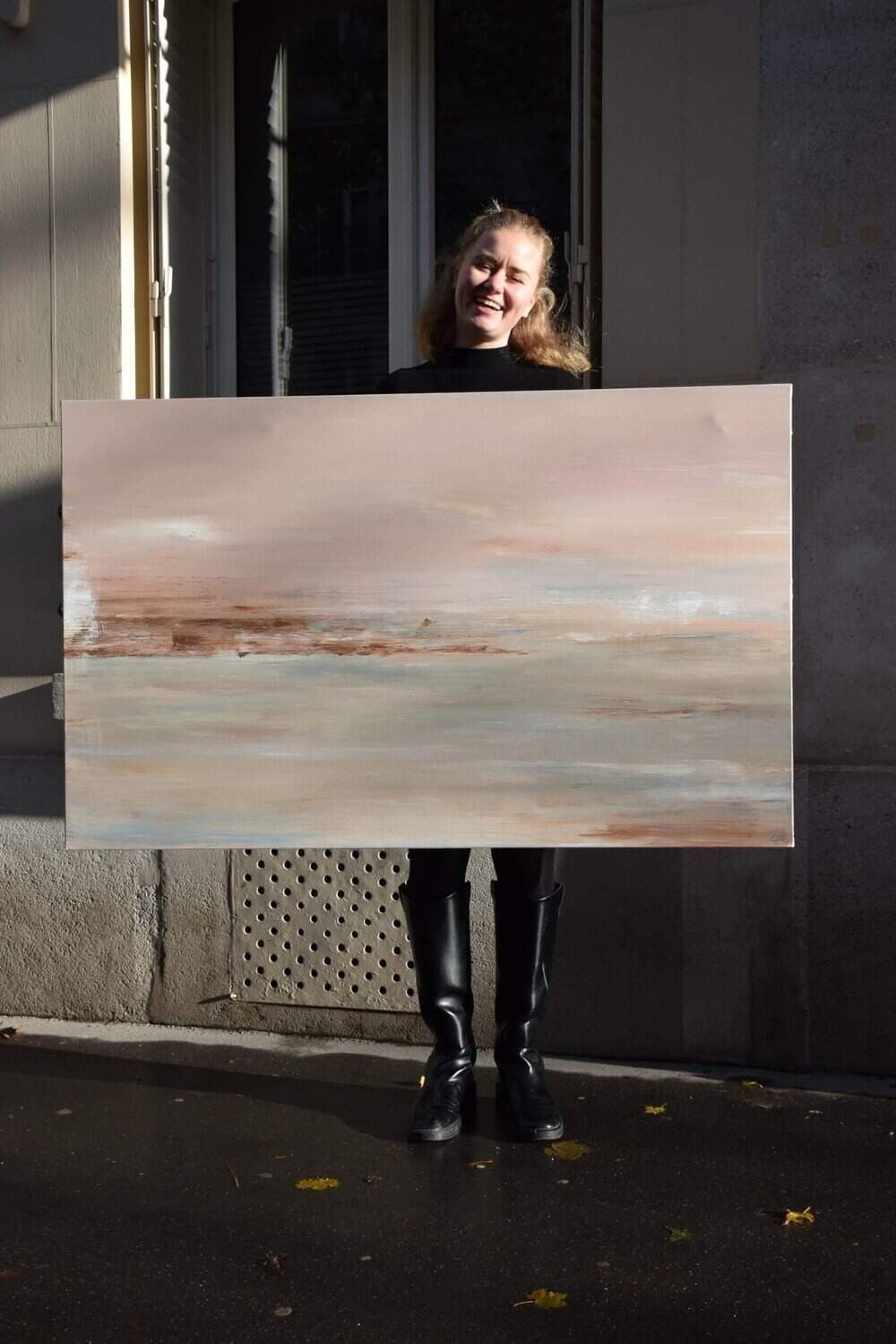 Claire Prevost souriante, Matinée embrumée entre les mains